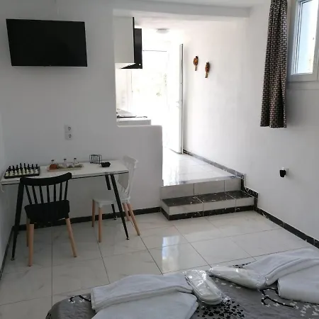 Countryside Retreat 4 *